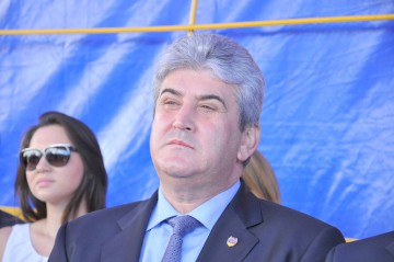 Autorităţile se mobilizează pentru campanie. Prefecţii au bătut din bocanci la ordinul lui Oprea